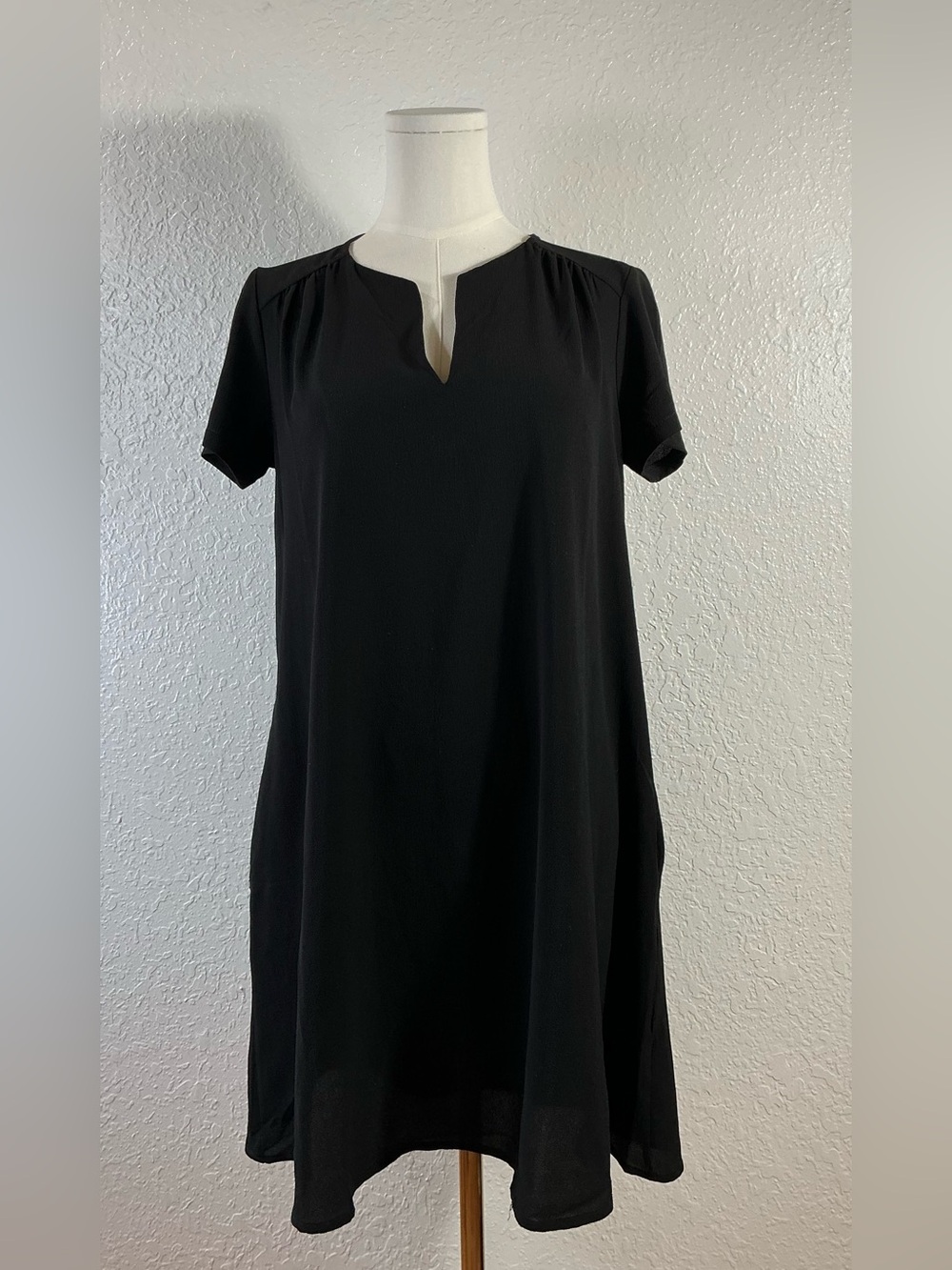 Lush Black Shift Dress Size XS Short Sleeve Side Pockets Casua
